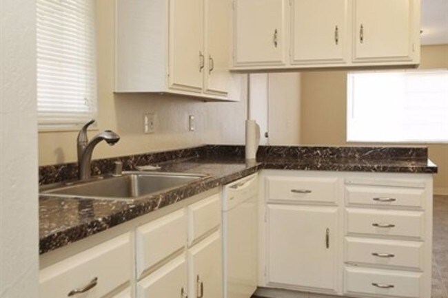 Building Photo - 2813 Rio Grande Dr