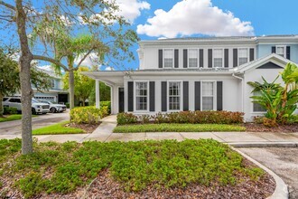 Building Photo - Grand Hampton Townhouse