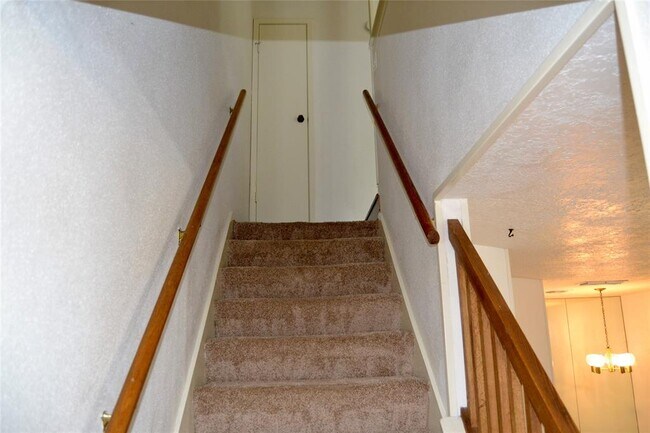 Building Photo - 2021 Spenwick Dr