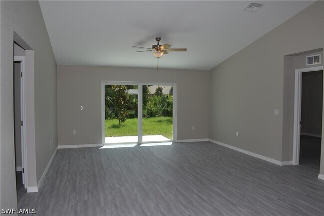 Building Photo - 1544 Waldorf Dr