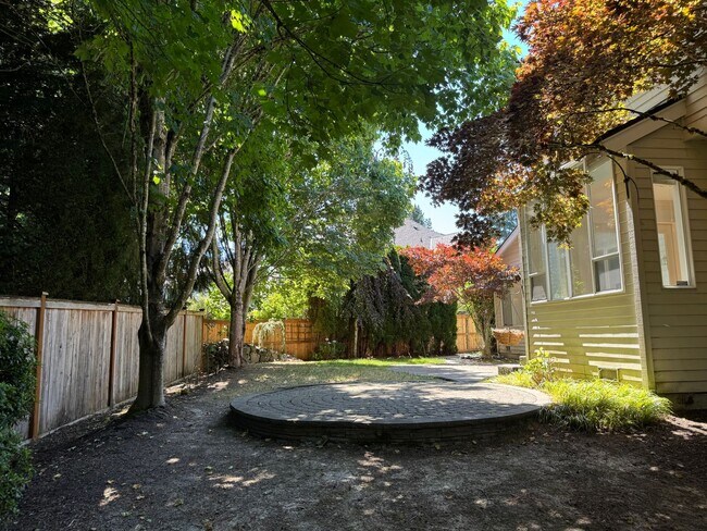 Building Photo - 27171 SE 25th Pl