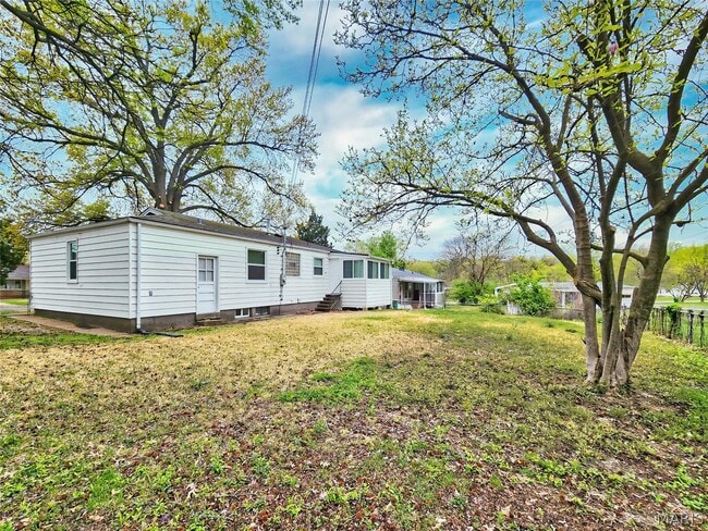 Building Photo - 637 Karess Dr