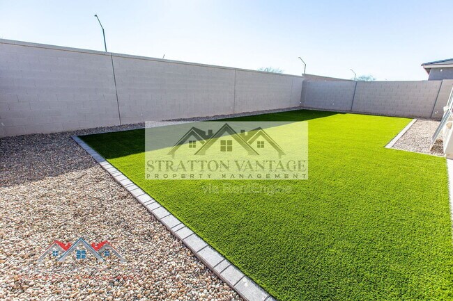 Building Photo - 17625 W Pasadena Ave