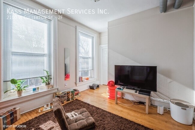 Building Photo - 2100 W Cullerton St