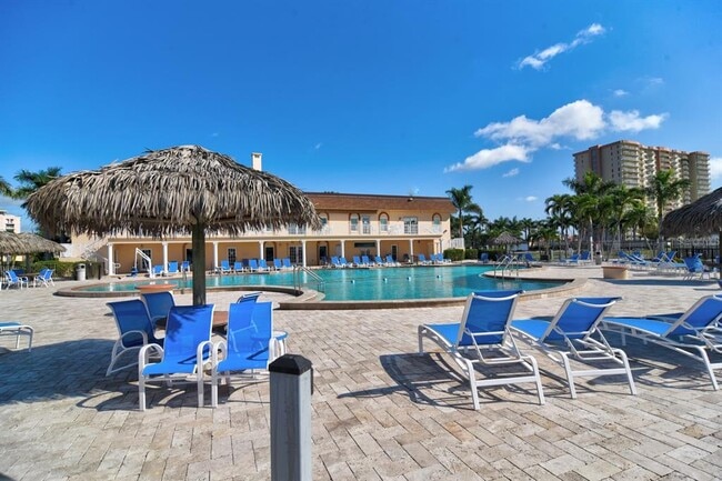 Building Photo - 4900 Brittany Dr S