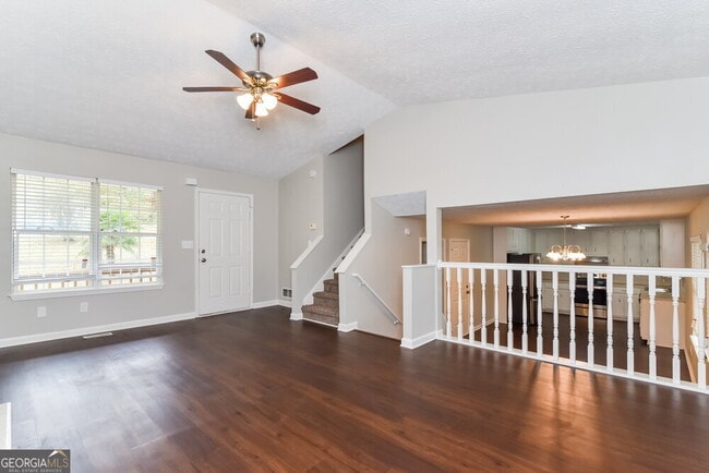 Building Photo - 300 Mephisto Cir