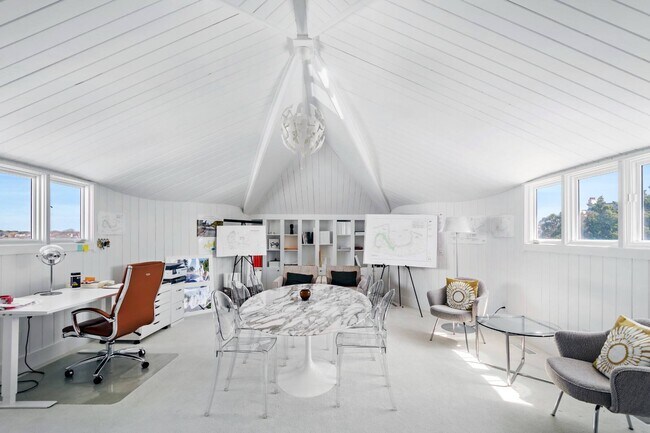 Building Photo - 64 West End Rd