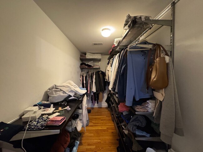 Building Photo - Waltham 3 bed 2.5 Bath