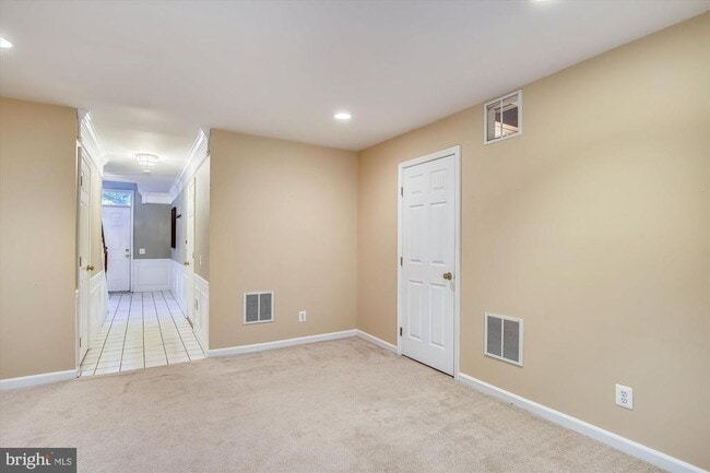 Building Photo - 5413 Summer Leaf Ln