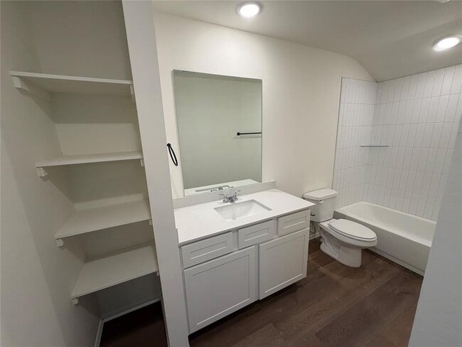 Building Photo - 303 Aaran Way
