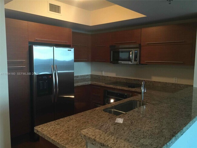 Building Photo - 2641 N Flamingo Rd