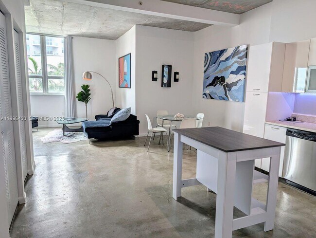 Building Photo - 234 NE 3rd St