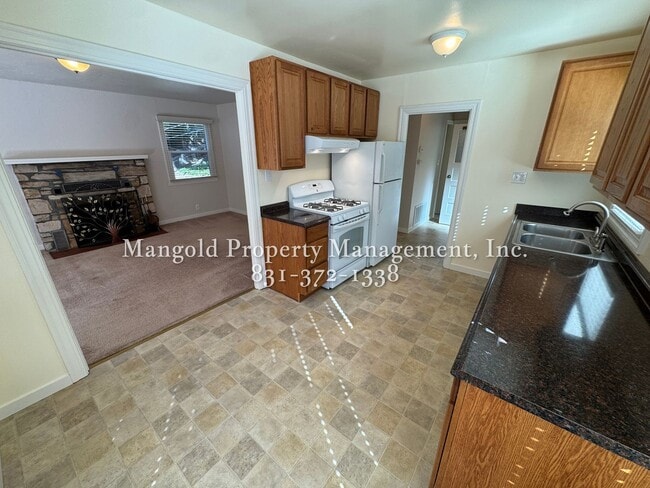 Building Photo - Charming 1-Bed 1-Bath Home with Bonus Room...