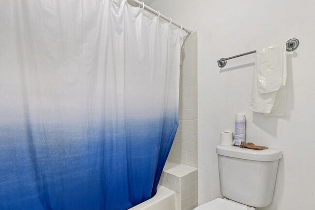 Building Photo - 5843 Woodlands Blvd