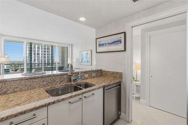 Building Photo - 3350 SW 27th Ave