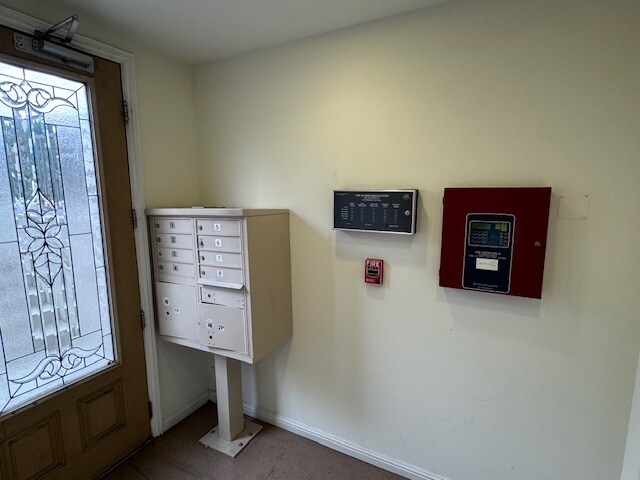 Lobby - 11501 Hatteras St