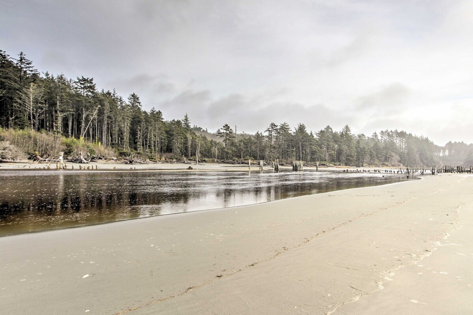 Building Photo - 4880 Railroad Ave