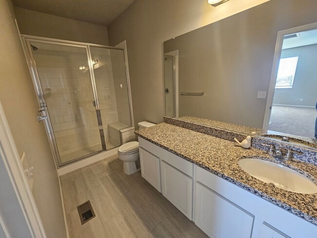 Building Photo - Modern Townhouse with Breathtaking Views – Prime Location!