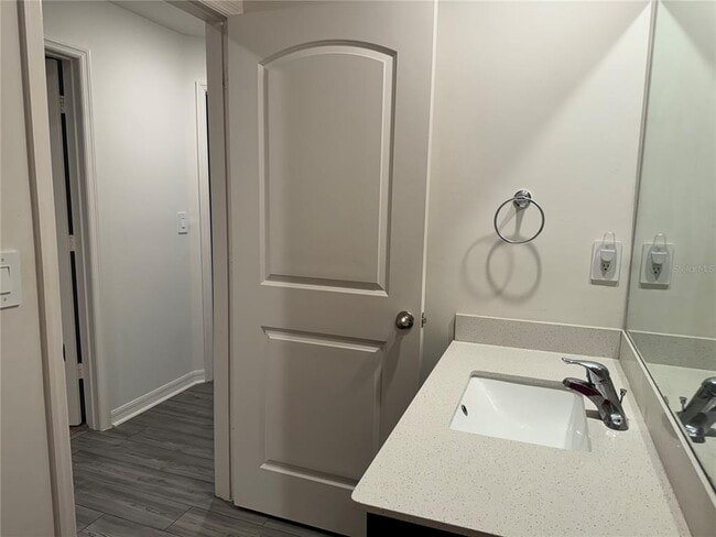 Building Photo - 2082 S Chamberlain Blvd