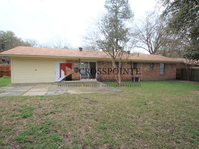 Building Photo - 3701 Appletree Ln