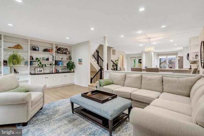 Building Photo - 12552 Garland Tree Ct