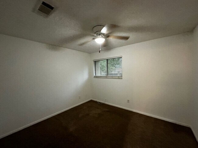 Building Photo - 1571 Stone Rd