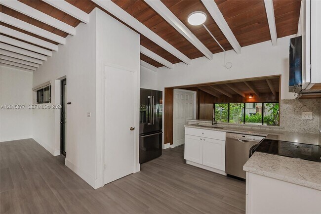 Building Photo - 12725 SW 80th Ave