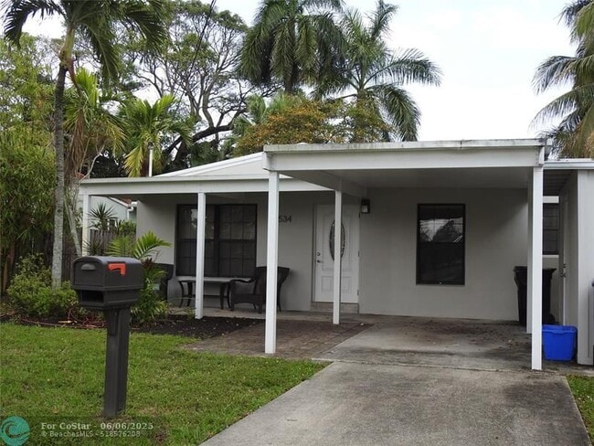 Building Photo - 1534 SW 10th Ave
