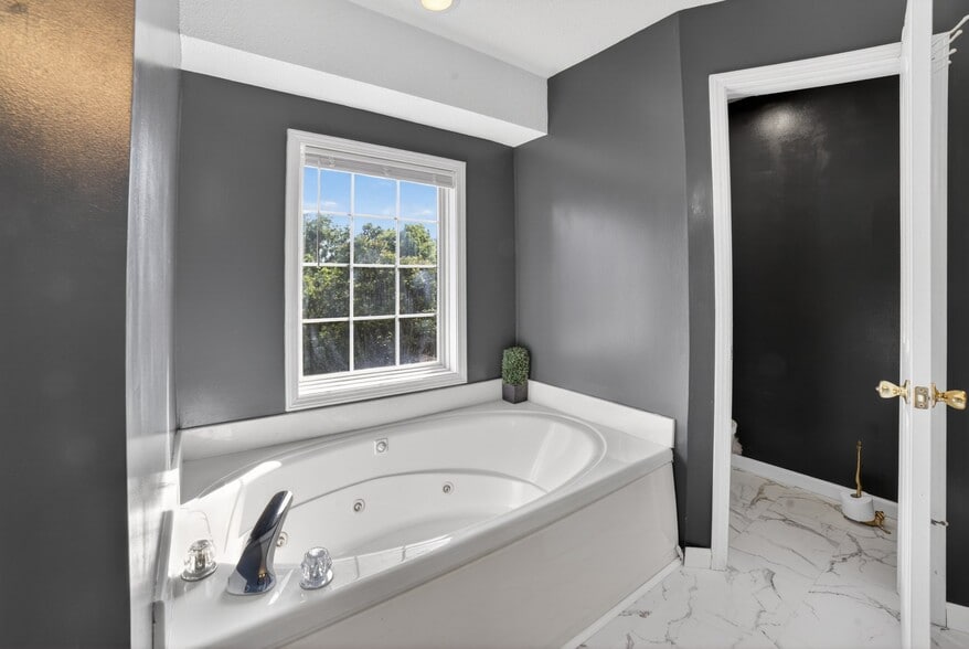 Building Photo - 2129 Quail Ridge Dr