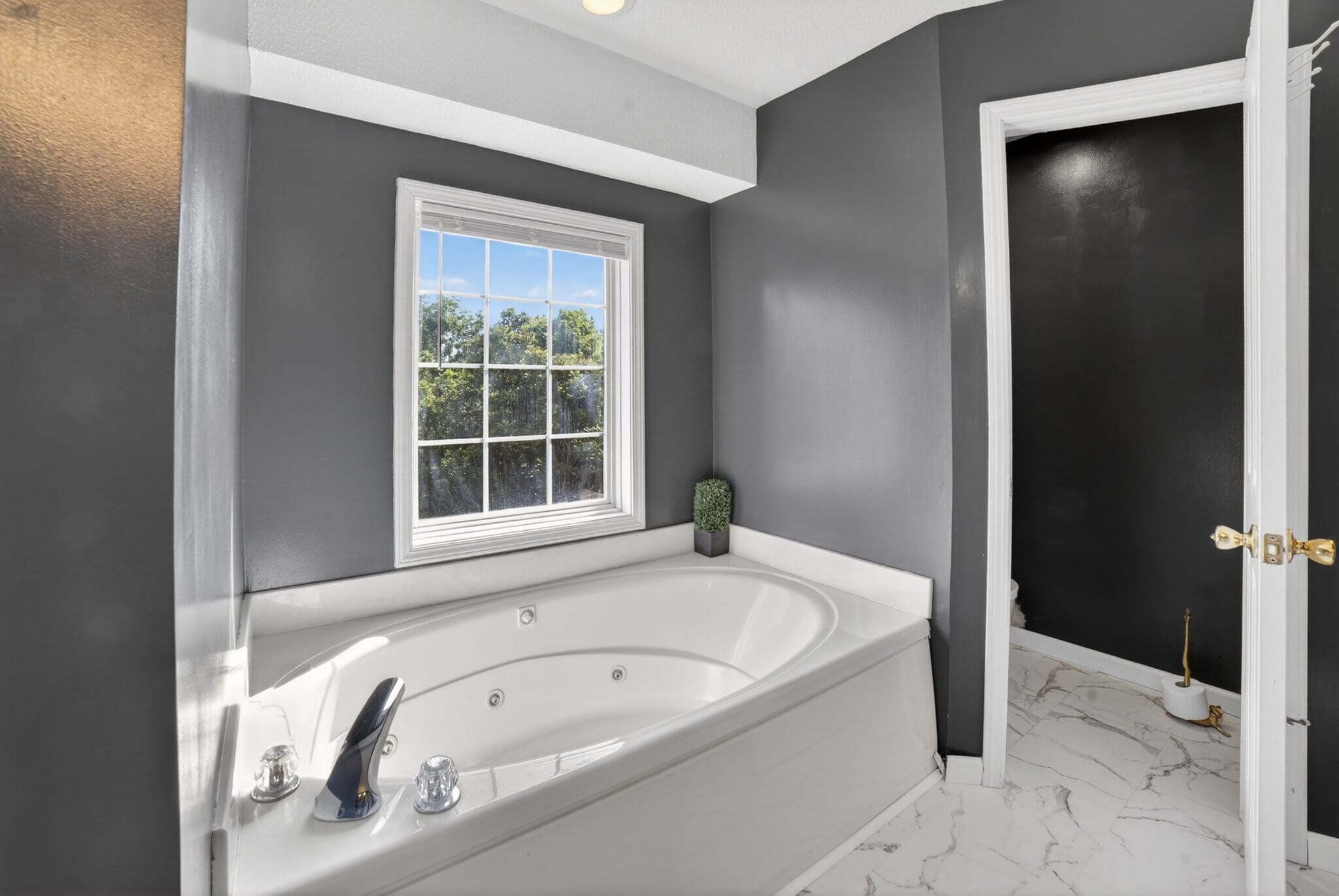 Building Photo - 2129 Quail Ridge Dr