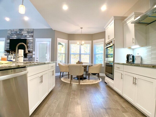 Building Photo - 260 Bluebriar Trace