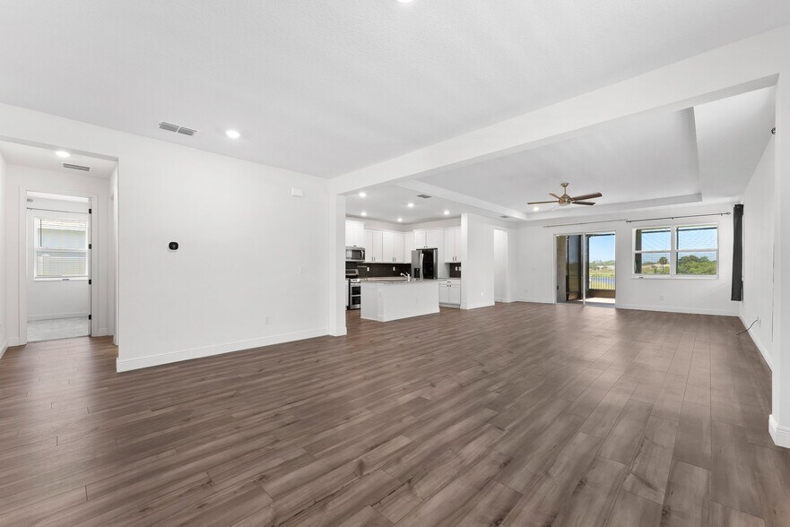 Building Photo - 7322 34th Ct E