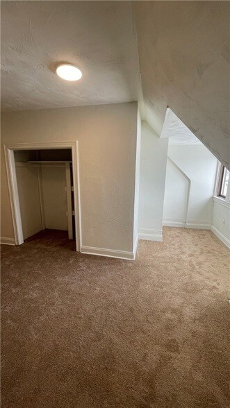 Building Photo - 319 N Balph Ave