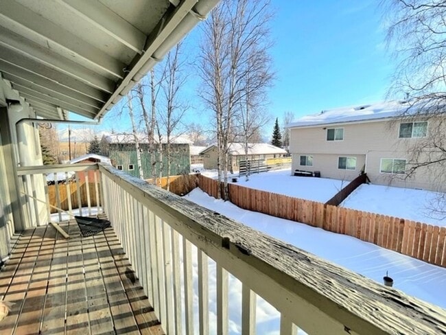 Building Photo - RARE FIND! Spacious and bright three bedro...