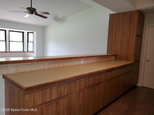 Building Photo - 255 8th Ct