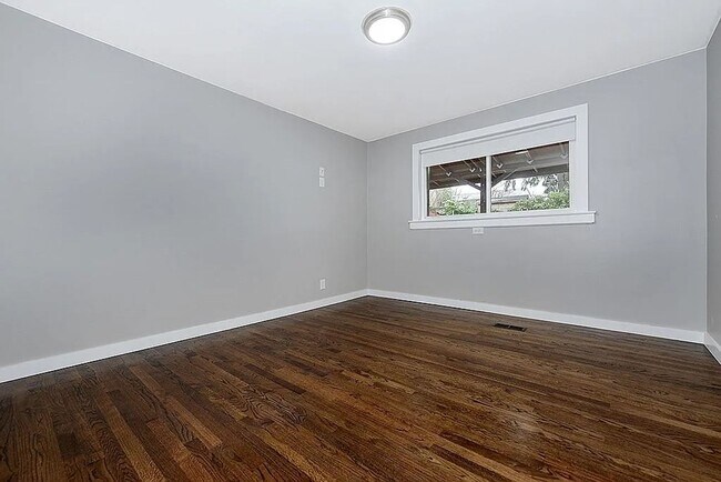 Building Photo - Classic Fauntleroy Home on a Spacious Lot ...