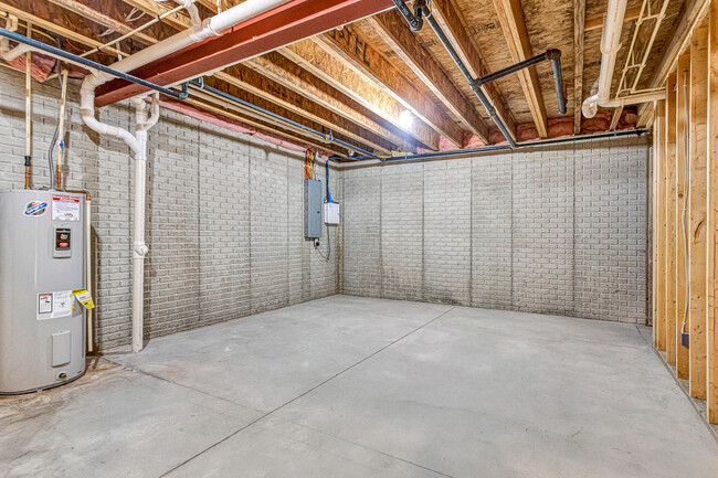 Building Photo - 4666 Sagewood Cir