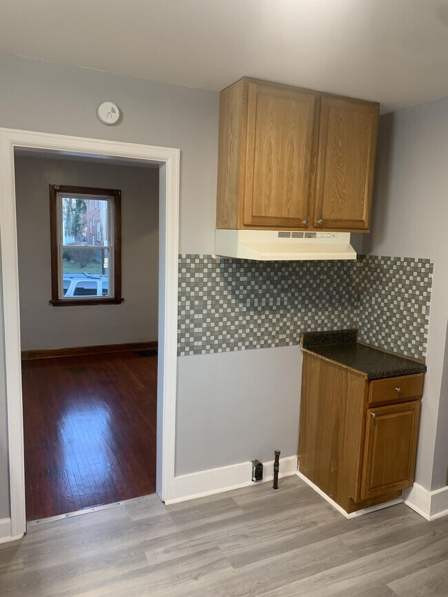 Building Photo - 999 Fairwood Ave