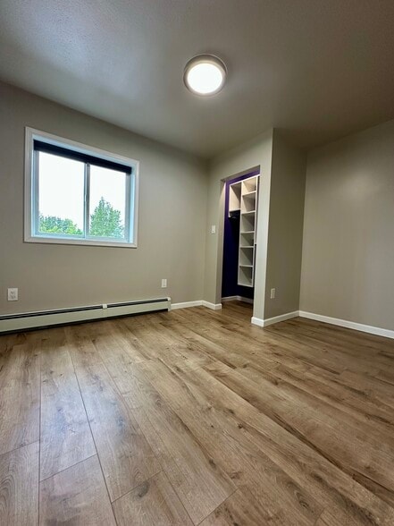 Building Photo - 8825 Runamuck Pl