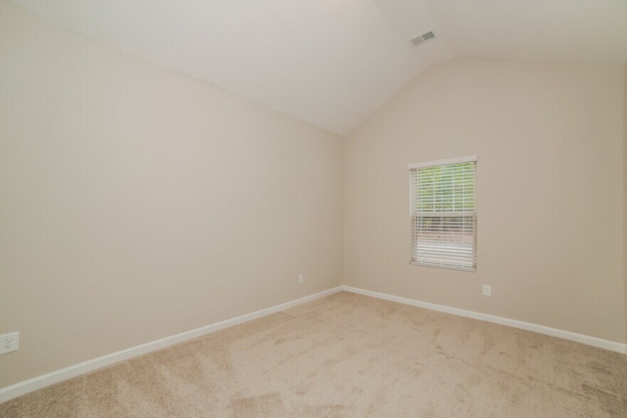 Building Photo - 312 Spruce Creek Ln