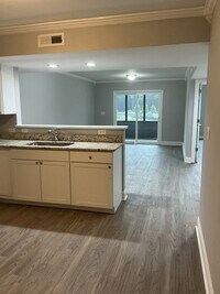 Building Photo - 1402 Tailrace Dr