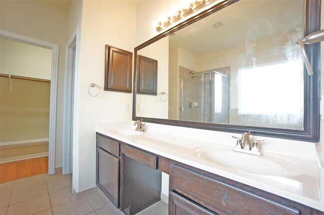 Building Photo - 24503 Hikers Bend Dr