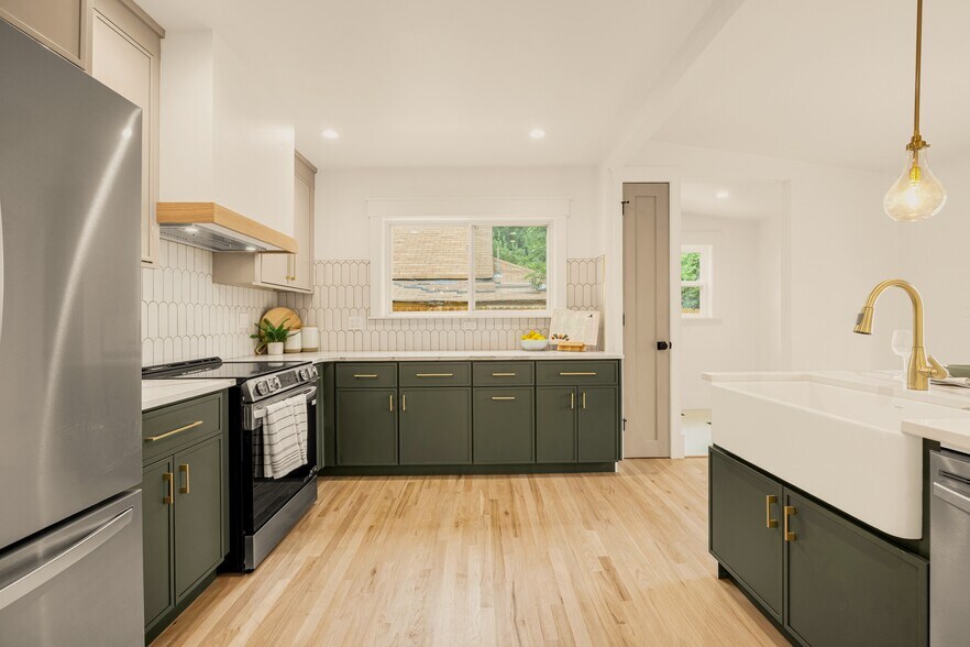 Building Photo - 200 W Cheyenne Rd