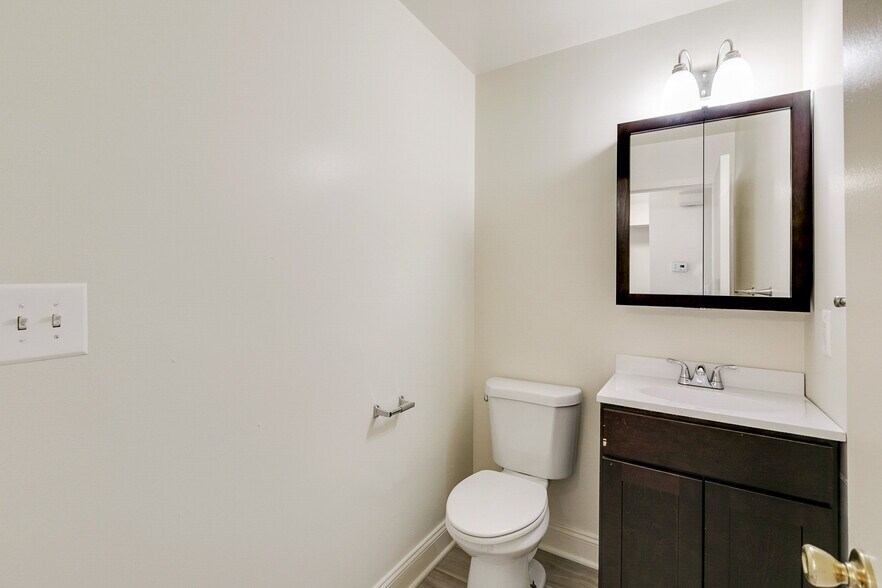 Building Photo - 759 N Preston St