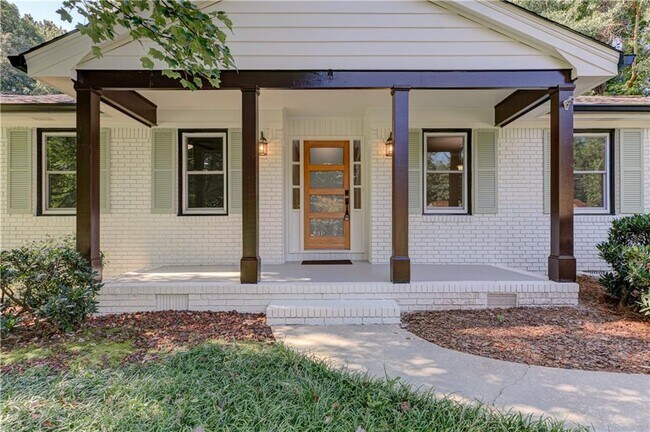 Building Photo - 1837 Chancery Ln
