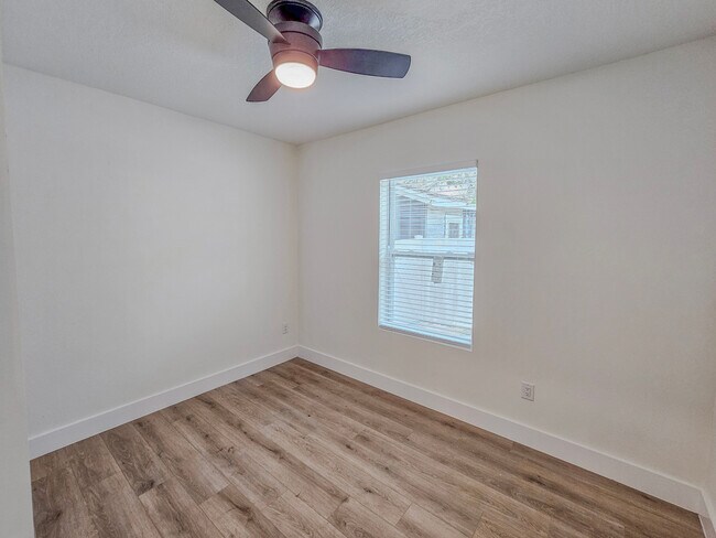 Building Photo - 701 W Plaza Pl
