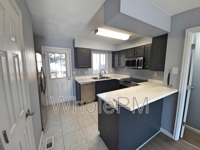 Building Photo - 10922 Bayfield Way