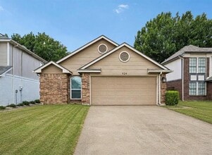 Building Photo - 924 Ramblewood Dr