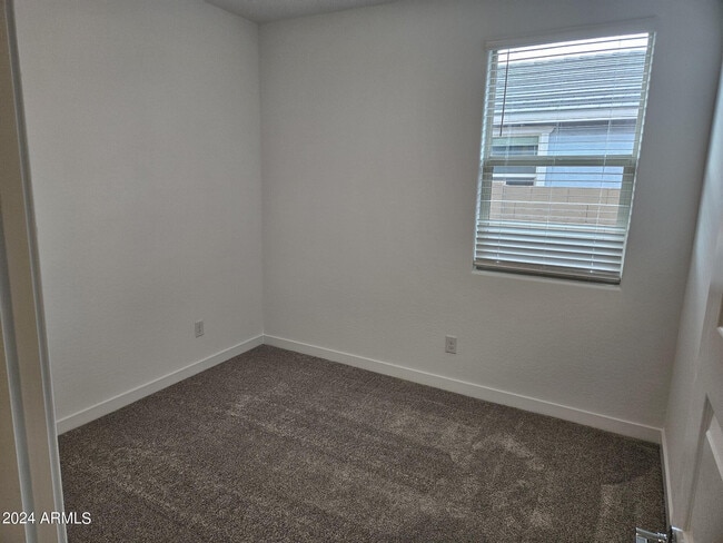 Building Photo - 4150 E Sagebrush St