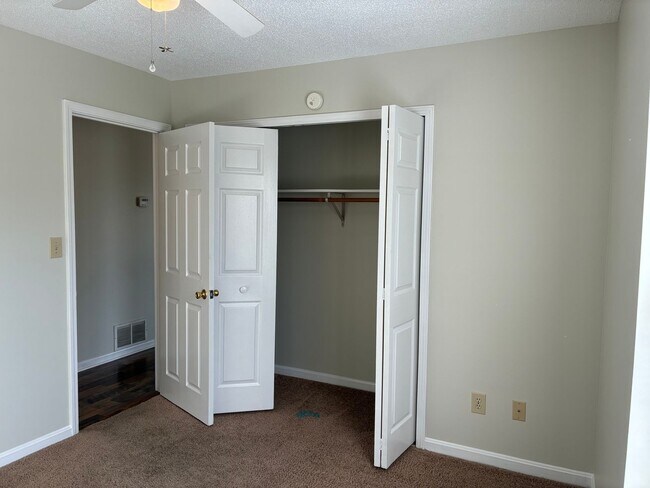 Building Photo - 1331 AmandaJo Drive